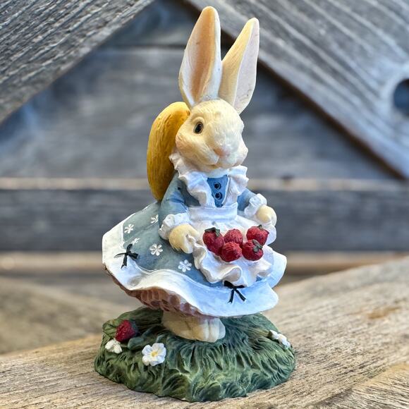 Vintage 1995 Bunny Toes Annie With Strawberries Figurine by Pacific Rim , #66298 - Picture 9 of 10